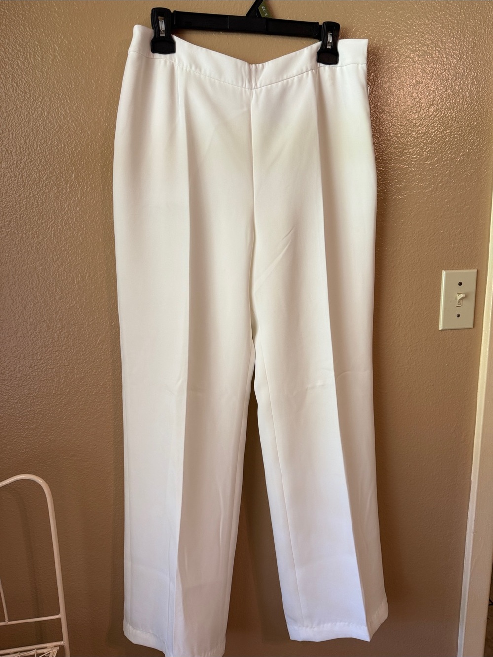 Kasper White Straight-Leg Women's Pants
